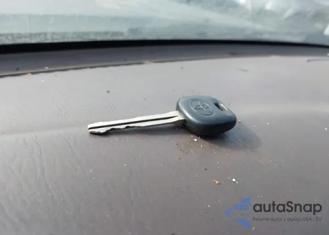 2001 Toyota Sequoia Sr5 V8 z USA, uszkodzony, nr VIN 5TDBT44A91S018974